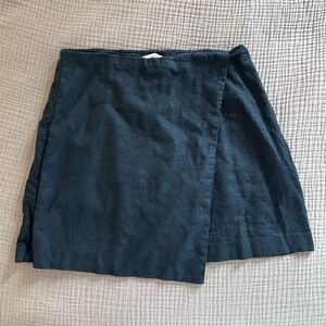 Black linen skort